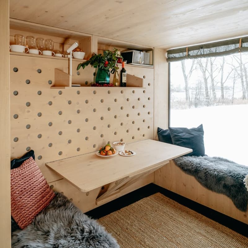Okolí glamping posedu